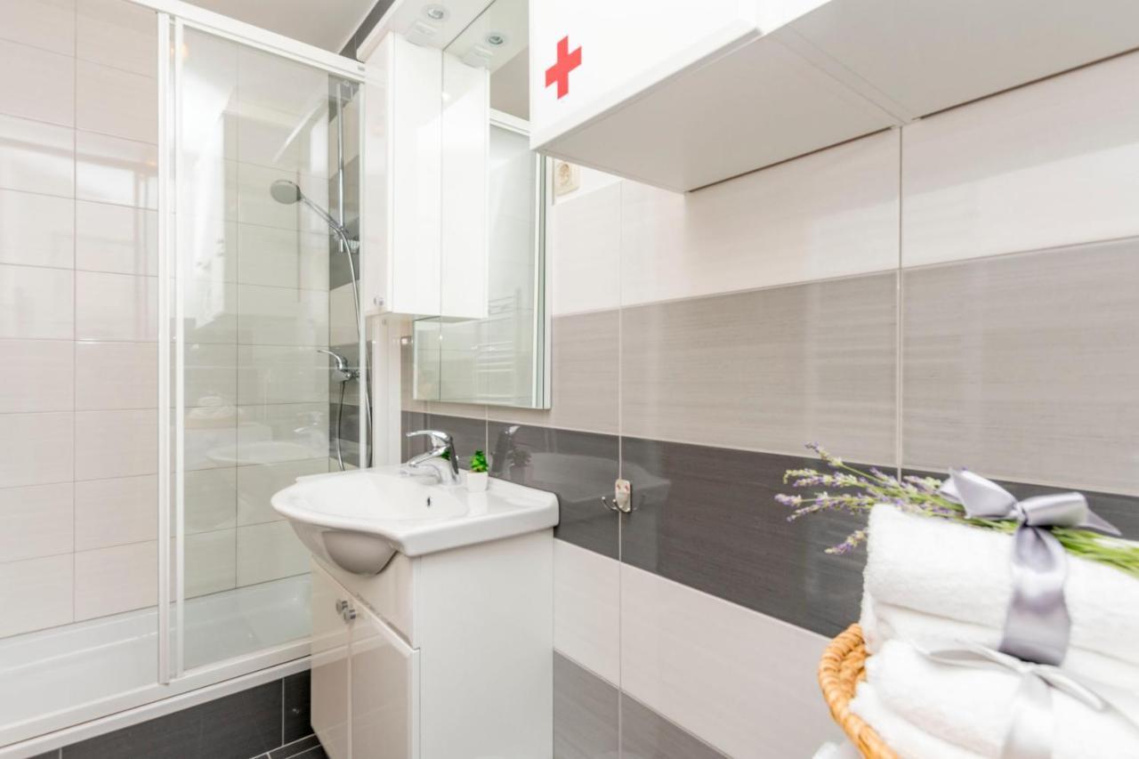 Apartments Luxury View Omis Exterior photo